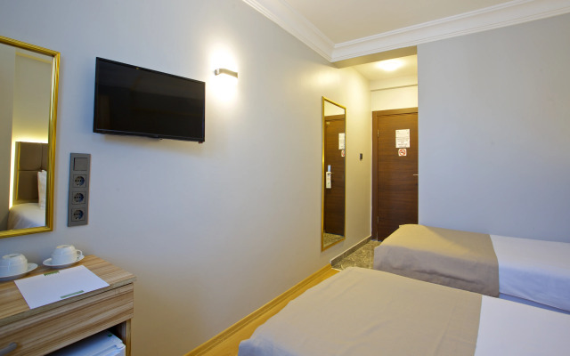 Grand Ant Hotel