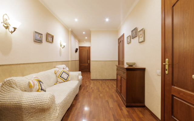 Квартира Трехкомнатная на Невском 45 DereMRents ДереМРентс