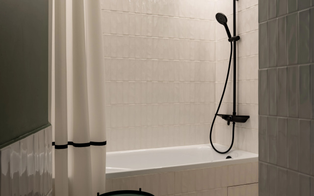 Апартаменты с Балконом и Видом на Никольский Собор