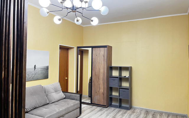 Na Leninskom S Balkonom Flat