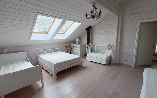 Gostevoy Dom Ilyinskoye 77 Private House