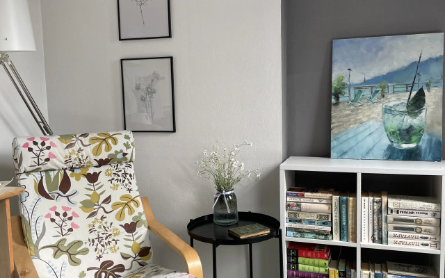 Uyutnaya Mansarda V Tsentre Flat