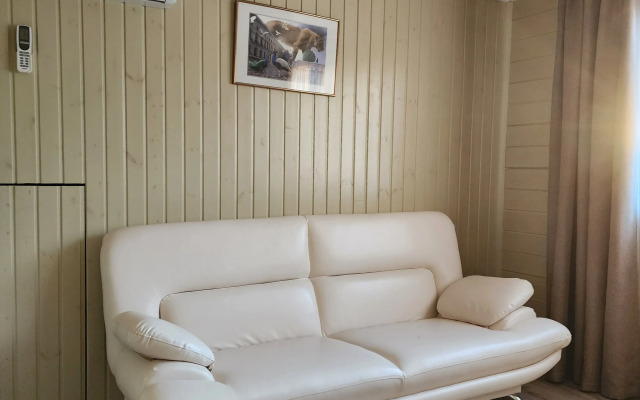Shossejnaya 10 Guest House