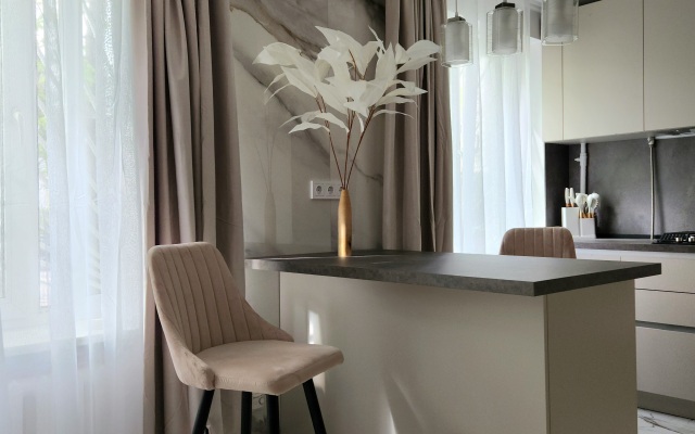 Tolstoy Donskaya Flat