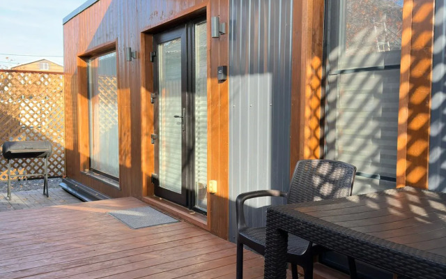 Частный дом новый с закрытой парковкой и мангальной зоной