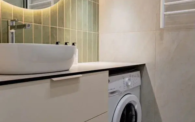 Na Yasnogorskoy Ulitse 16/2k4 Apartment