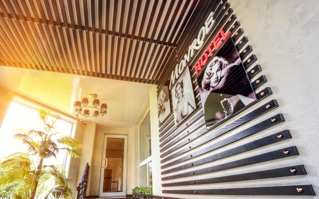 Monro Hotel