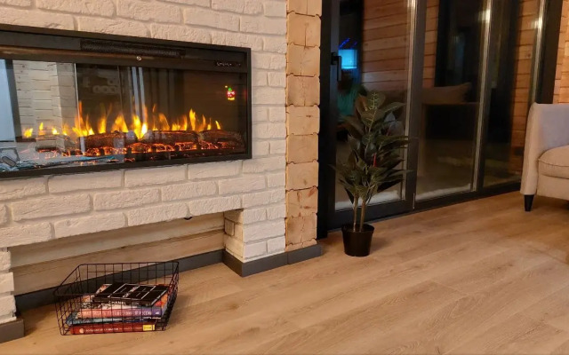 Villa Derevyanny Dom with fireplace V Lesu Na Slavyanskoy