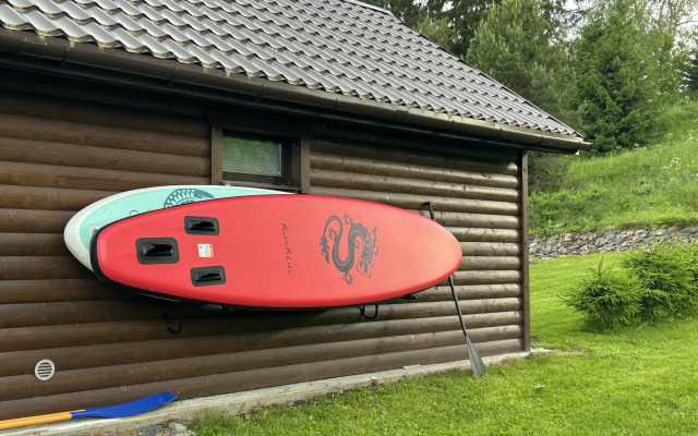 Частный дом на берегу реки