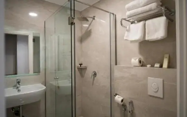 LIGHT Hotel