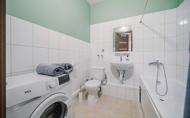 Na 17 Etazhe S Vidom Na Gorod Flat