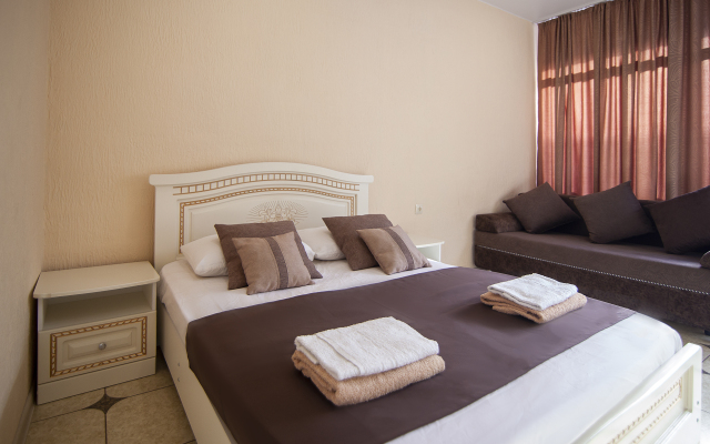 Aloiza Guest House