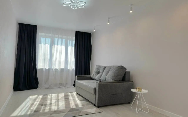 Ryadom S Readovskim Parkom Flat