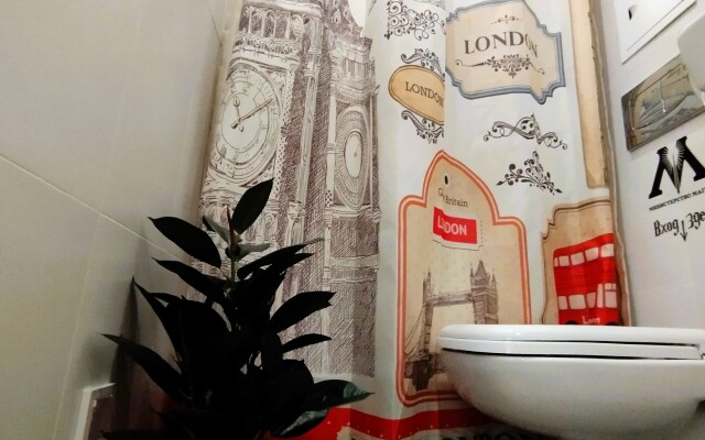 Studiya Garry Potter s divanom na rizhskoy Apartment