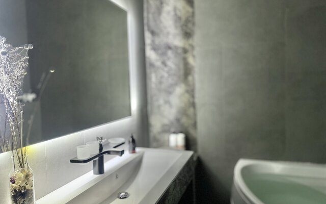 U Kitayskoy Besedki Guest House