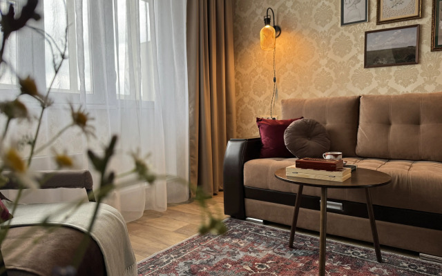 Semeynaya Retro s Vidom na Les Flat
