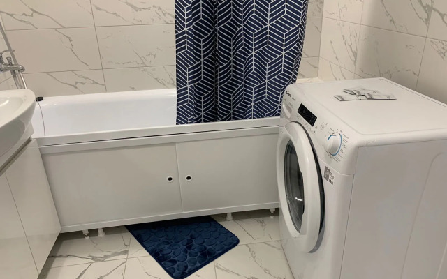 Stilnaya Baykal S Vidom Na Angaru Flat