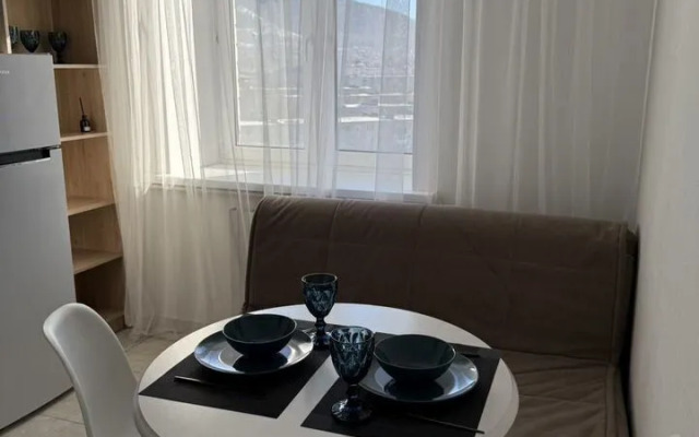 Квартира c нoвым coвременным peмoнтoм и новой техникoй