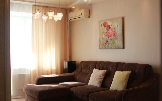 Pritomskij Klassik 2-komnatnye apartamenty naprotiv Kassacionnogo suda, ryadom s Kuzbass-Arena Flat