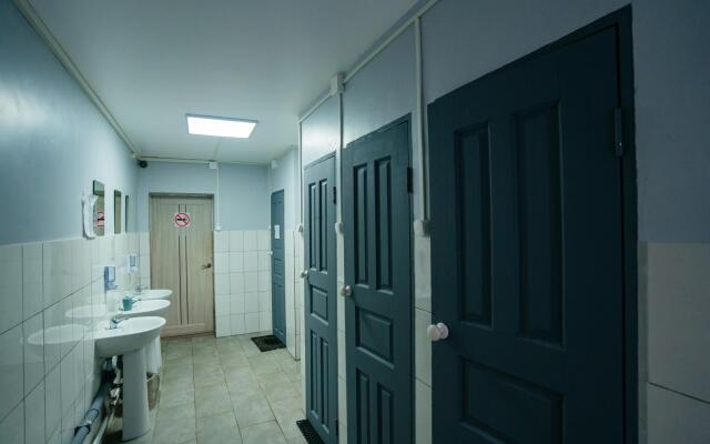 Mama, Ya V Gostyakh Hostel