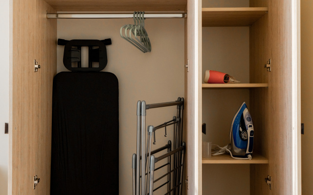KeyGo #0047, 1 Bedroom, Next To English Park Apartments
