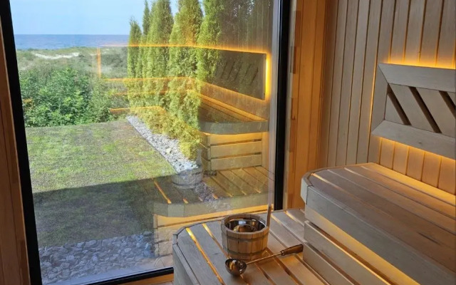 Akvamarin Plyazh Hotel