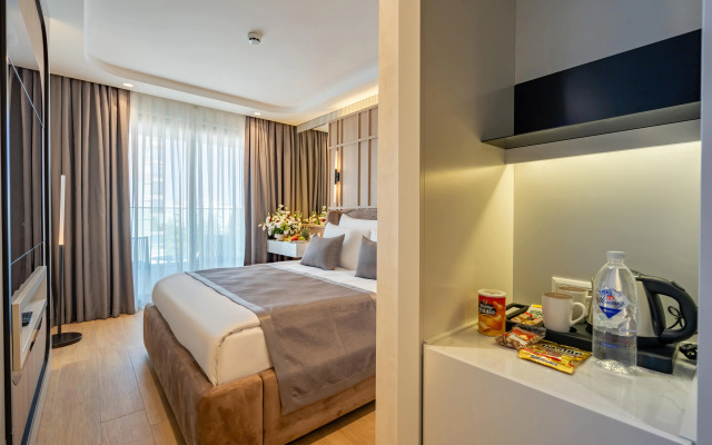 Awen Hotel Lara