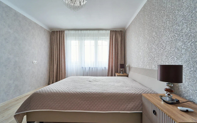 Bolshaya 4-Kh Komnatnaya Kvartira Nedaleko ot Tsentra Flat