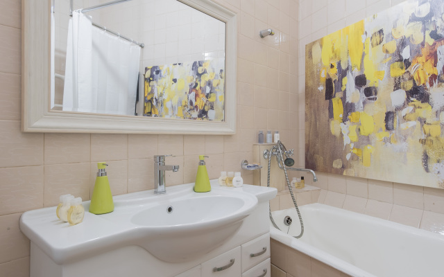 Квартира GM Apartments Стильная Трехкомнатная на Бульварном кольце