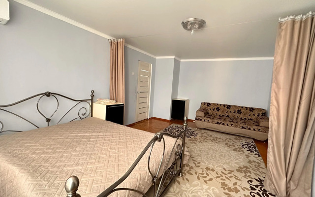 Na Prospekte Lenina 63A Flat