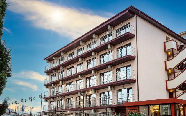 V 5 Minutakh Ot Morya Apartments