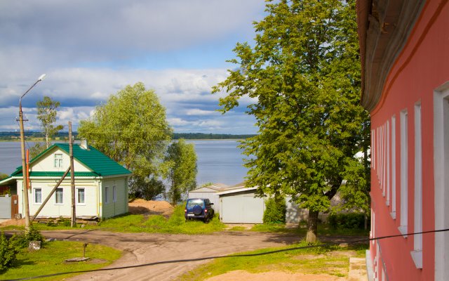 Beregovaya Guest House