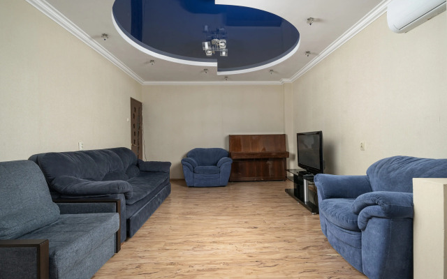 Na Krasnopolyanskoy Flat
