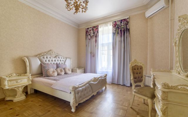 Квартира на Рубинштейна 4