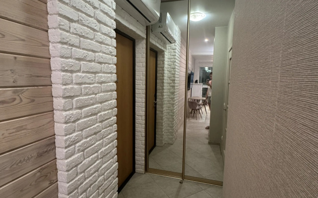 Uyutnaya Studiya Ryadom S Morem Flat