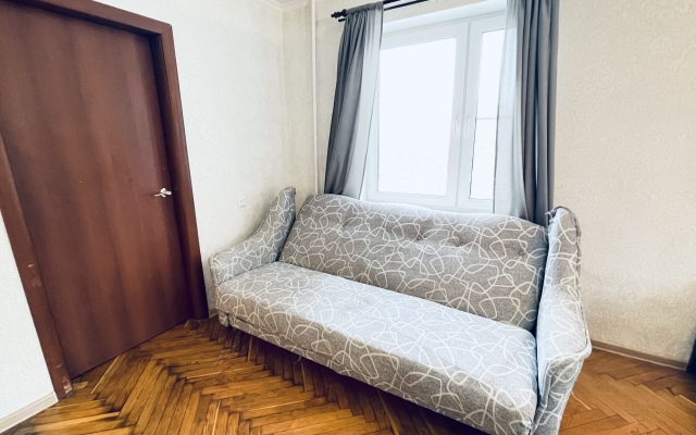 Tryohkomnatnye na Proletarskom Prospekte 17 Apartments