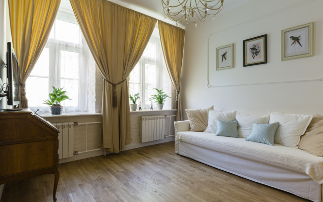 Апартаменты Life Inn near Kazan Cathedral