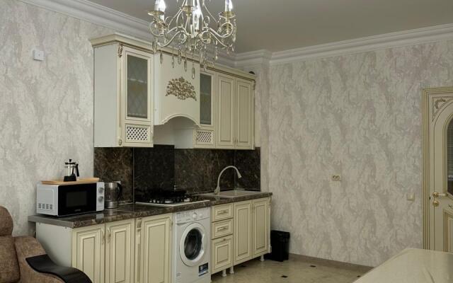 V Novom Chastnom Trekhetazhnom Dome Apartments 2