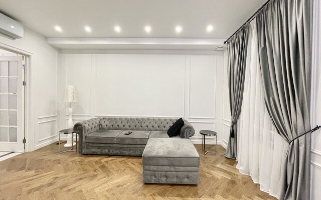 4-komnatnye HomeApart Sverdlova, 26 Apartments