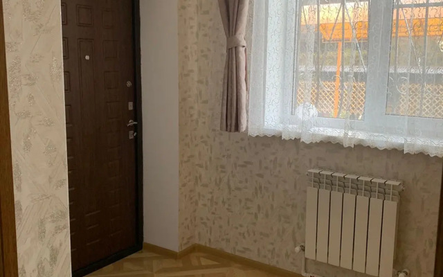 Dvukhetazhny S Basseynom Private House