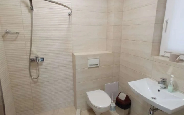 Trekhkomnatnye Lyuks 3 1 Apartments
