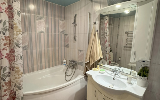 Квартира с отдельным входом у Троицкого Собора