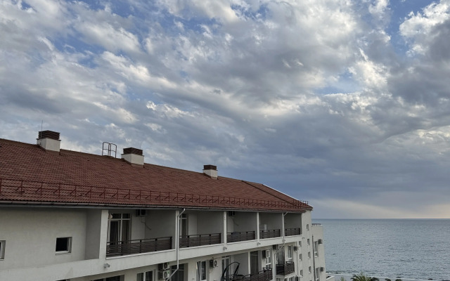 Na Pervoy Beregovoy Linii Morskoy Kvartal Apartments