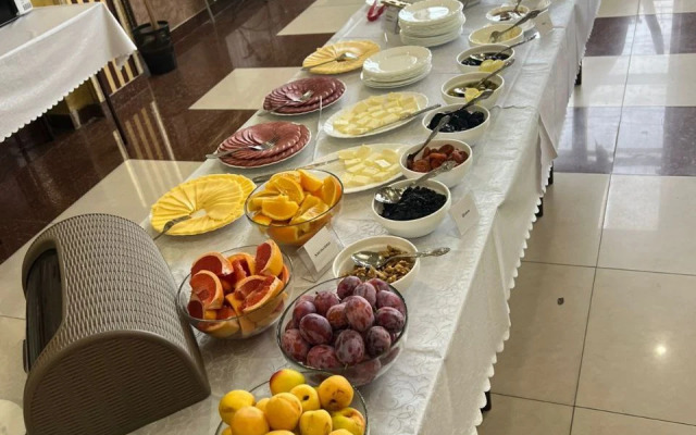 Отель Мона Лиза