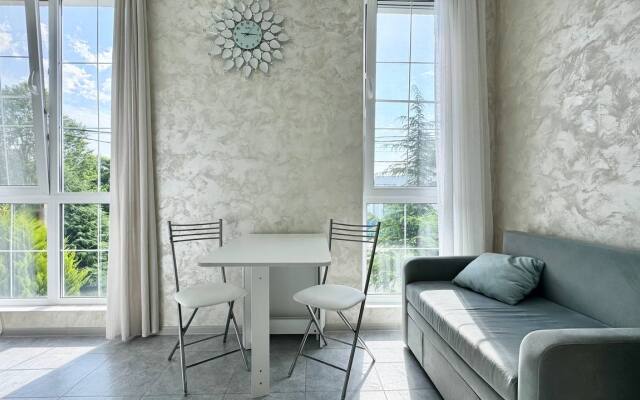 With balconies and mountain views on Meletyan 5a Flat