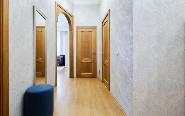 Квартира FlatStay Карповки 16| Большая видовая 4шка с камином