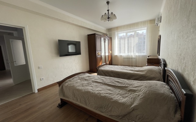 Квартира у набережной