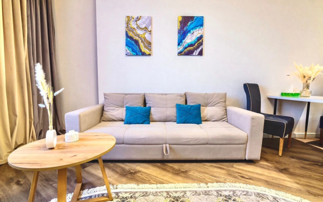 Udobnaya v Tsentre Goroda Flat