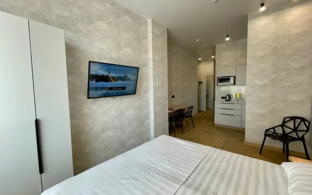 Апартаменты В Гости! на Запорожской 69 (студия 6 с Джакузи)