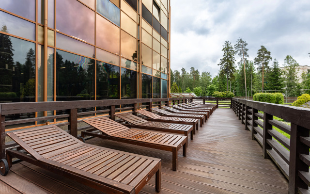Azimut Park Hotel& SPA Repino